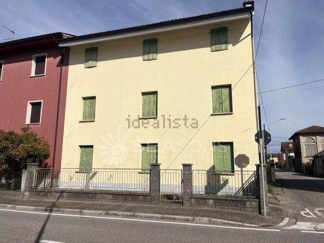 Casa di paese in vendita di 180 m² in Vicolo Ronco