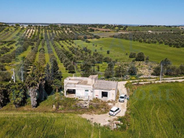 Casa di paese in vendita di 207 m² in Via Tommaso Fazello, 228