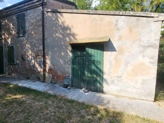 Casa di paese in vendita di 200 m² in Via Massafiscaglia, 518