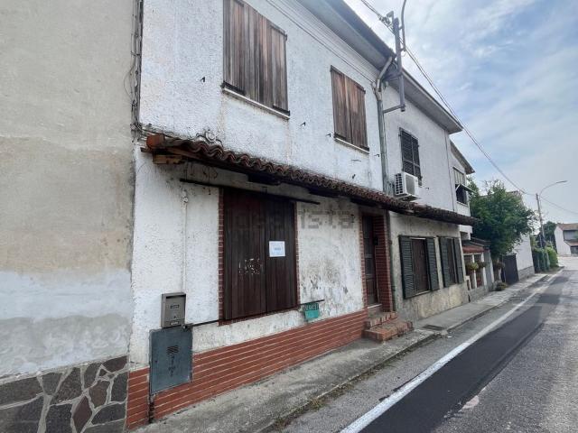 Casa di paese in vendita di 200 m² in Via Mariotto