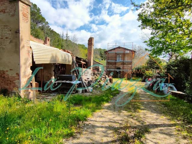 Casa di paese in vendita di 200 m² in Via Mazzolano, 6