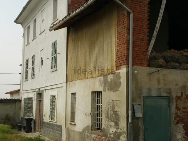 Casa di paese in vendita di 200 m² in Via Castelspina