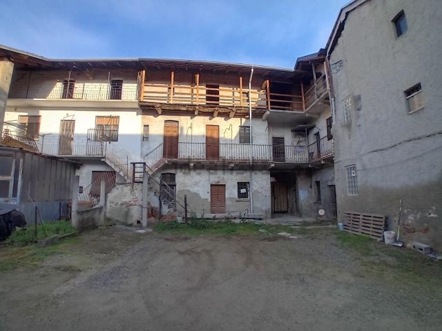 Casa di paese in vendita di 200 m² in Via della Libertà, 130