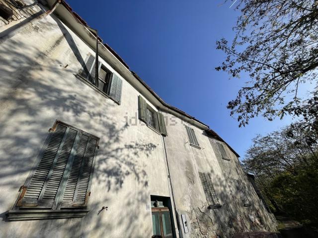 Casa di paese in vendita di 200 m² in Via Luscheia
