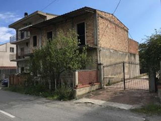 Casa di paese in vendita di 200 m² in Via shiavo