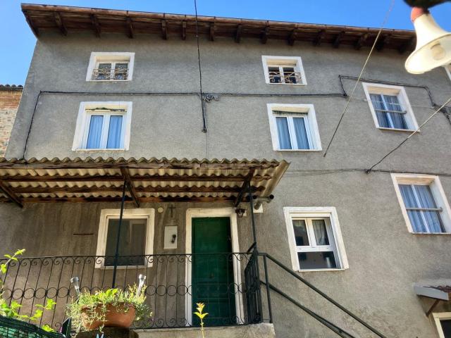 Casa di paese in vendita di 200 m² in Vico Celsio, 4
