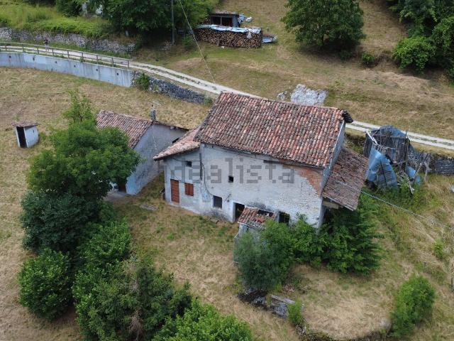 Casa di paese in vendita di 218 m² in Frazione Carpen, 38