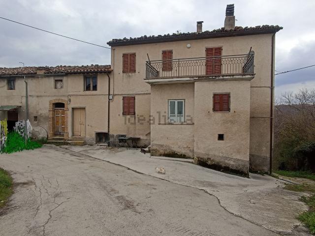 Casa di paese in vendita di 218 m² in Località Cerretana, 1