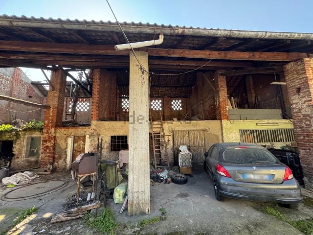 Casa di paese in vendita di 210 m² in Largo San Martino, 14