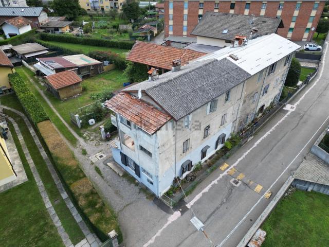 Casa di paese in vendita di 210 m² in Via Giovanni Lanzio, 20