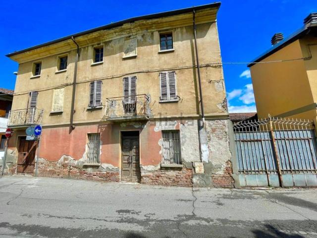 Casa di paese in vendita di 224 m² in Via Milano