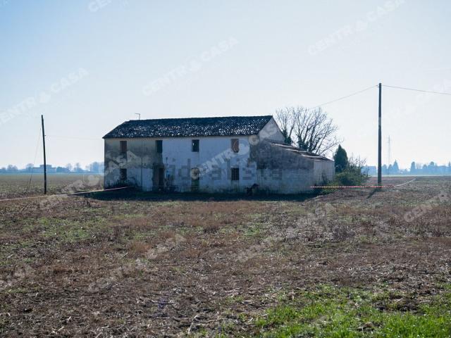 Casa di paese in vendita di 225 m² in Via Tavanara, 63