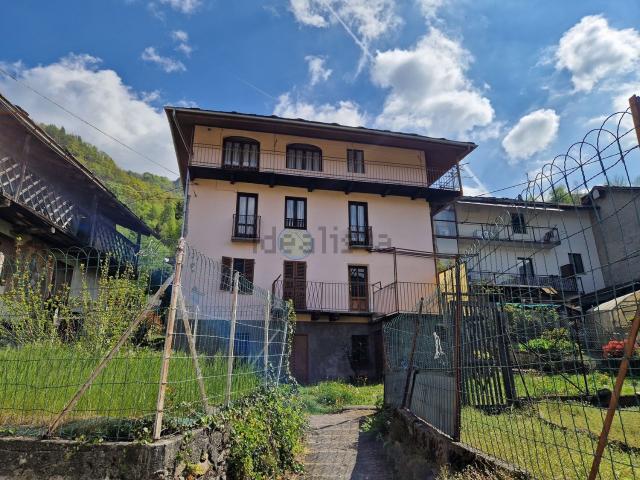 Casa di paese in vendita di 220 m² in Località Fè, 31