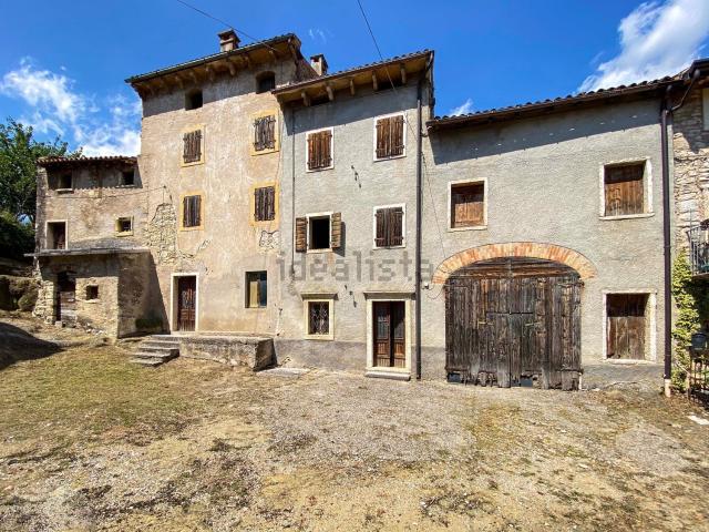 Casa di paese in vendita di 220 m² in Via Caio Mario, 12