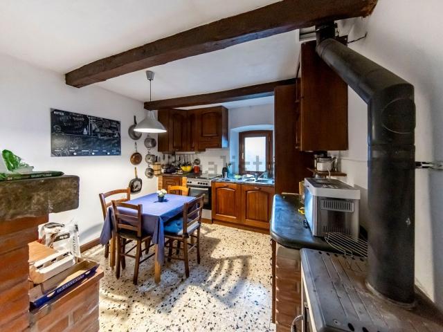 Casa di paese in vendita di 220 m² in Via di Pontito, 6