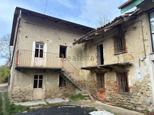 Casa di paese in vendita di 230 m² in Via Pianravero, 1