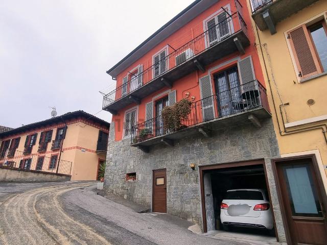 Casa di paese in vendita di 230 m² in Via Umberto I