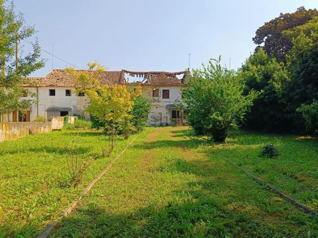 Casa di paese in vendita di 245 m² in Via Giuseppe Garibaldi