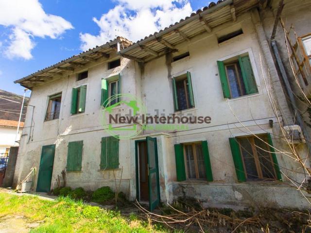 Casa di paese in vendita di 240 m² in Via Angelo Dal Mistro, 51