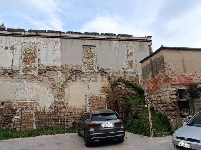 Casa di paese in vendita di 240 m² in Via Santa Croce, 52