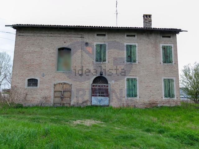 Casa di paese in vendita di 258 m² in Via Stradellazzo
