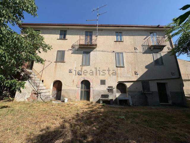 Casa di paese in vendita di 250 m² in Via Michele Lando