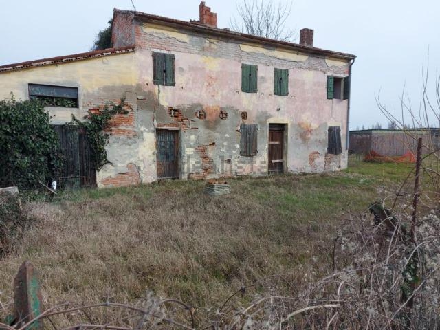 Casa di paese in vendita di 250 m² in Via Buttifredo