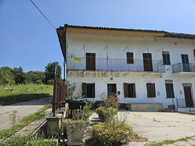 Casa di paese in vendita di 250 m² in Via San Michele