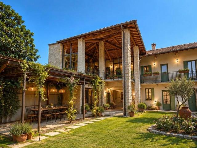 Casa di paese in vendita di 250 m² in Via Toscana