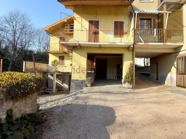 Casa di paese in vendita di 250 m² in Via Torre, 22