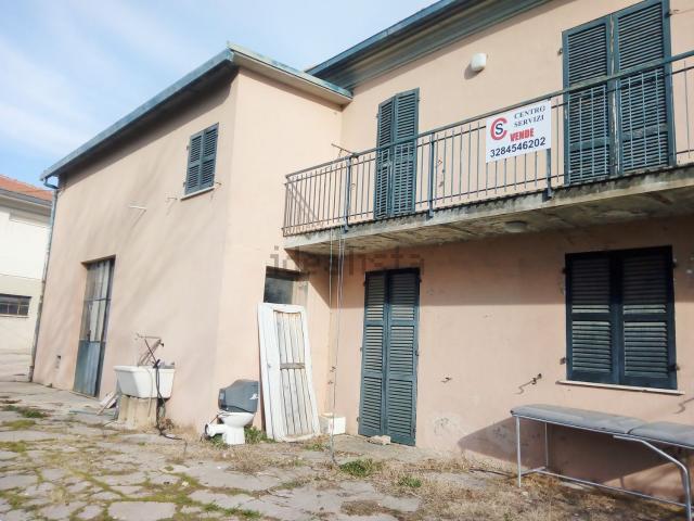 Casa di paese in vendita di 260 m² in Strada Solfanuccio