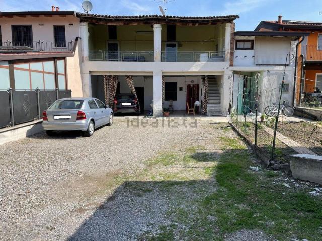 Casa di paese in vendita di 280 m² in Via Antonio Fratti
