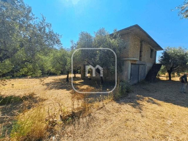 Casa di paese in vendita di 280 m² in Via Paganico, 103