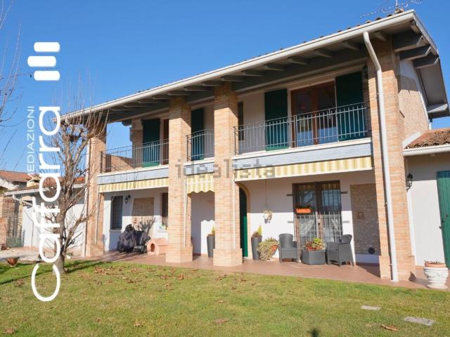 Casa di paese in vendita di 283 m² in Via Dottorina, 126