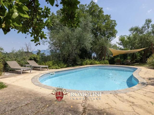 Casa di paese in vendita di 304 m²