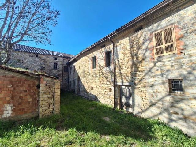 Casa di paese in vendita di 300 m² in Località Zani