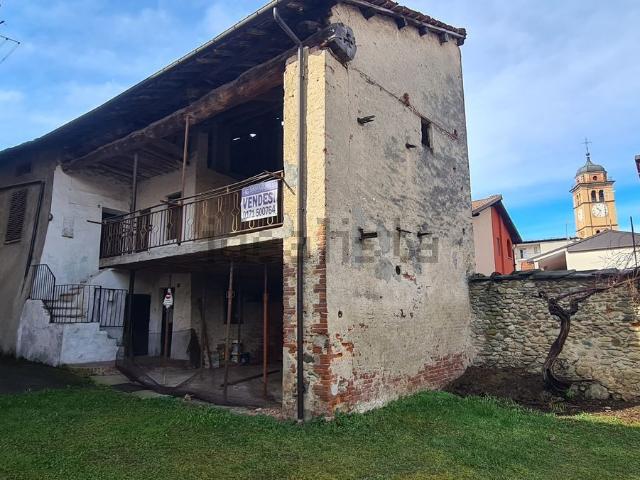 Casa di paese in vendita di 300 m² in Via Angelo Campana