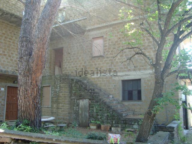 Casa di paese in vendita di 300 m² in Via Corchiano