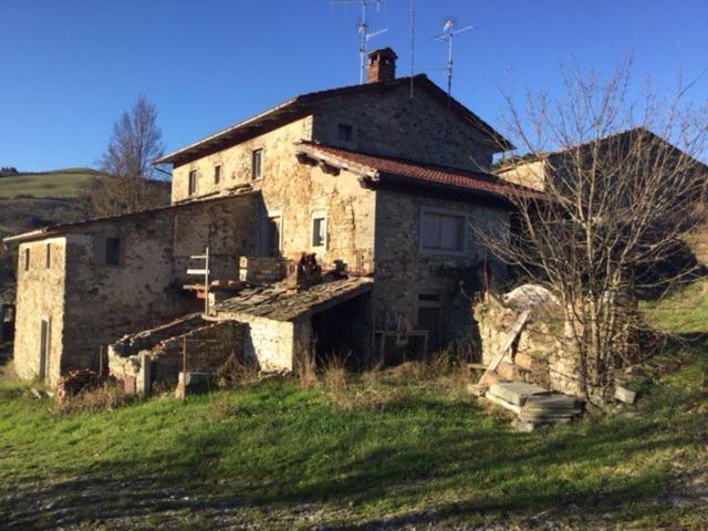 Casa di paese in vendita di 300 m² in Via della Cà Rossa