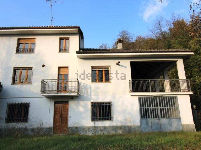Casa di paese in vendita di 310 m² in Piazza Mazzini