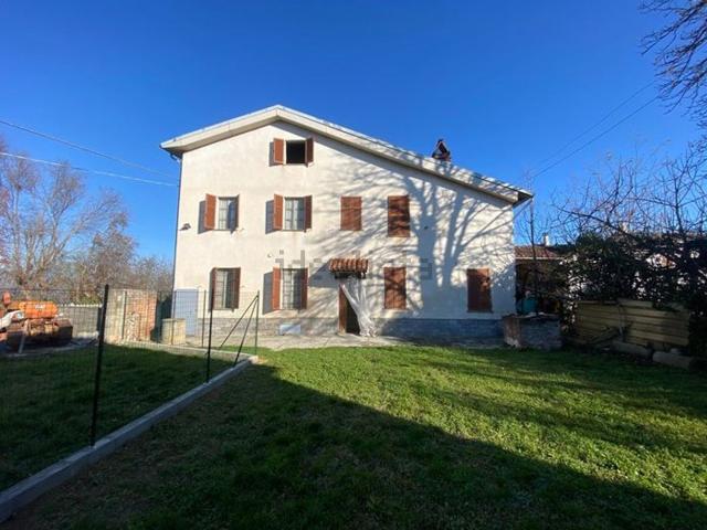 Casa di paese in vendita di 327 m² in Frazione Bonina