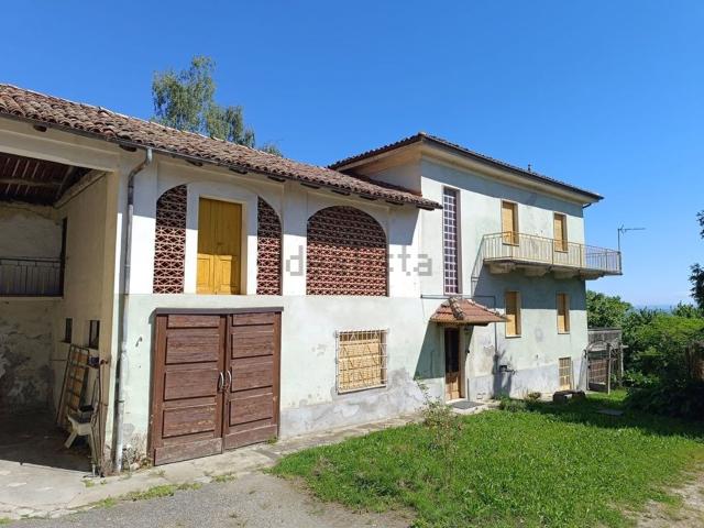 Casa di paese in vendita di 320 m² in Via Umberto I, 42