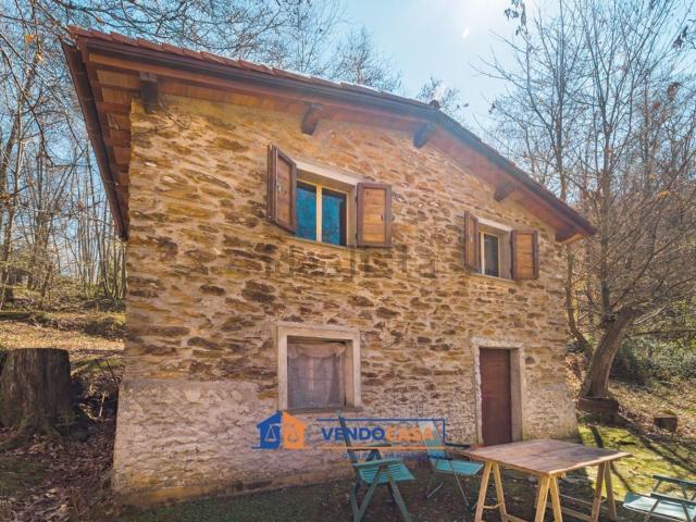 Casa di paese in vendita di 35 m² in Via Madielle