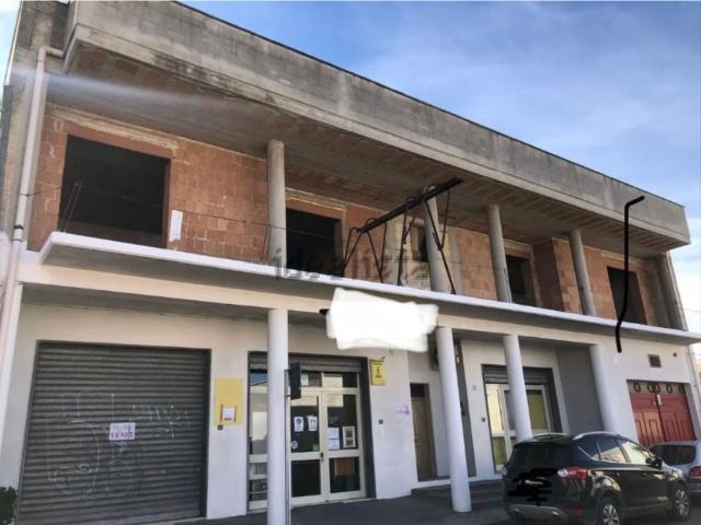 Casa di paese in vendita di 400 m² in Via Montebello