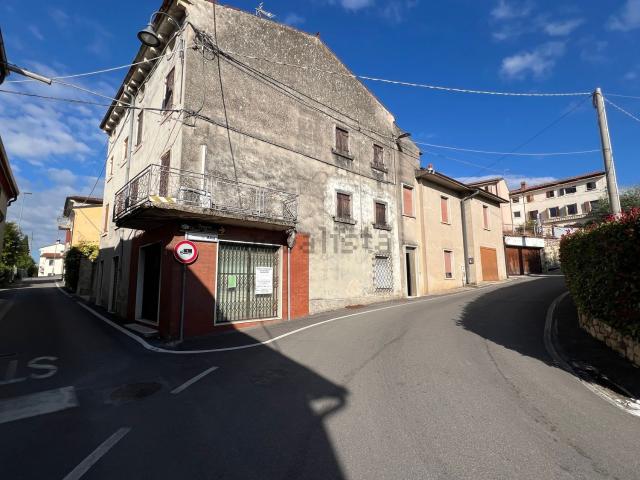 Casa di paese in vendita di 400 m² in Via Alta
