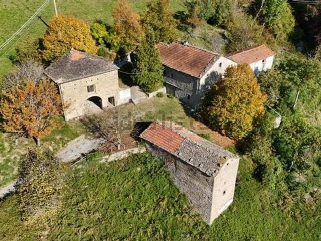 Casa di paese in vendita di 400 m² in Via Coniale Rimessa