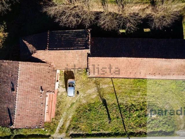 Casa di paese in vendita di 450 m² in Frazione Poldini