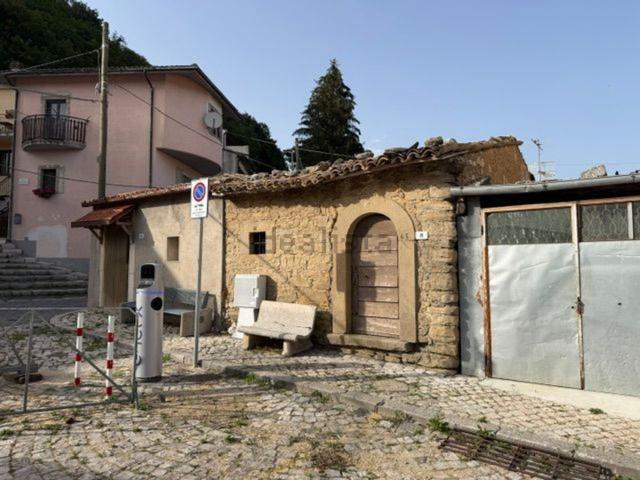 Casa di paese in vendita di 45 m² in Piazza Dante Alighieri