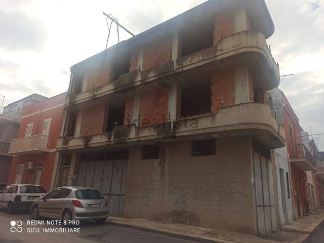 Casa di paese in vendita di 492 m² in Via dei Medici Giacomo, 119