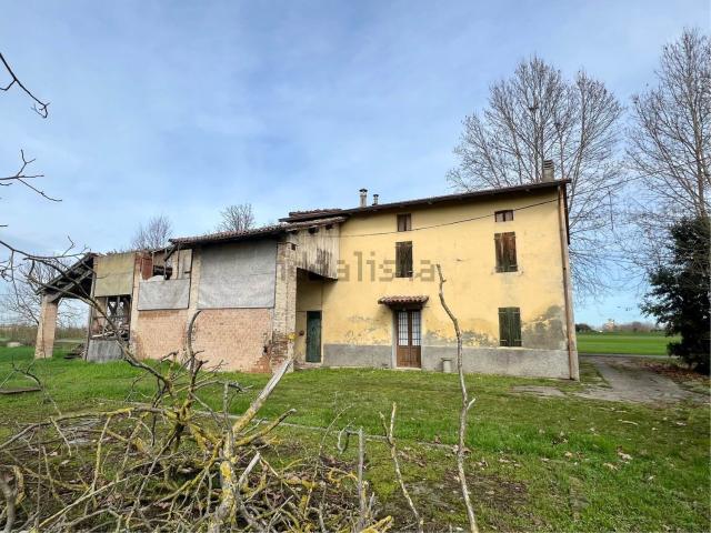 Casa di paese in vendita di 500 m² in Strada Bivio, 23